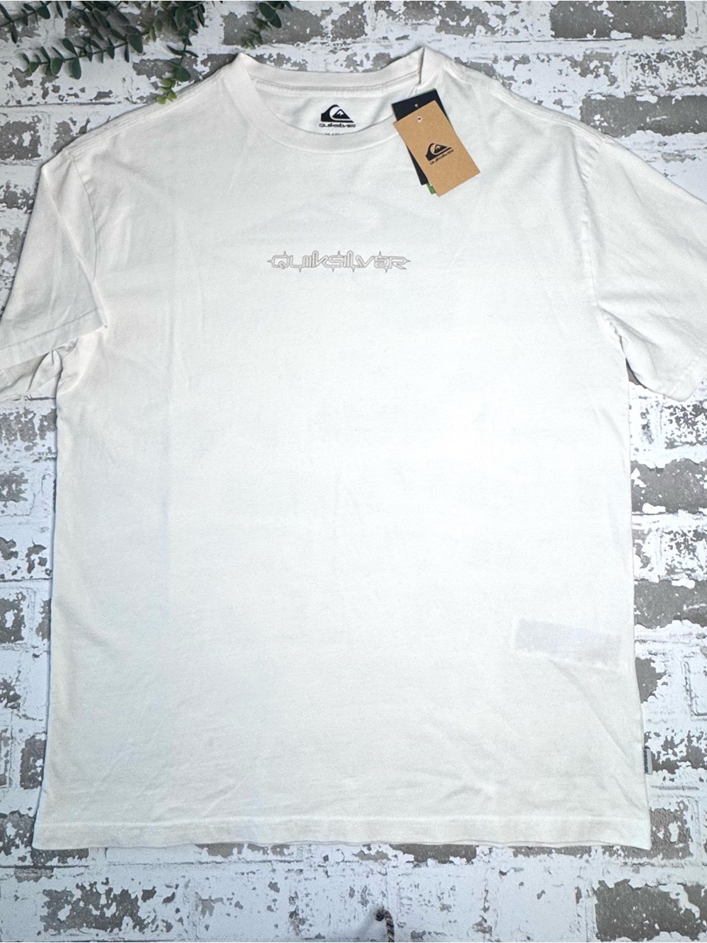 Quiksilver Men's Cream Crew Neck Logo Tee Medium Organic Cotton Oversize Fit NWT